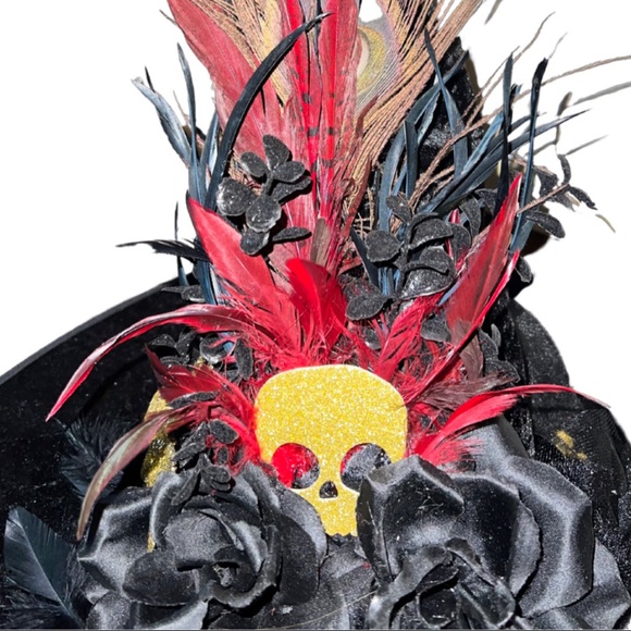 🔥SOLD🔥The Golden Skull Witch Hat - Picture 11 of 16